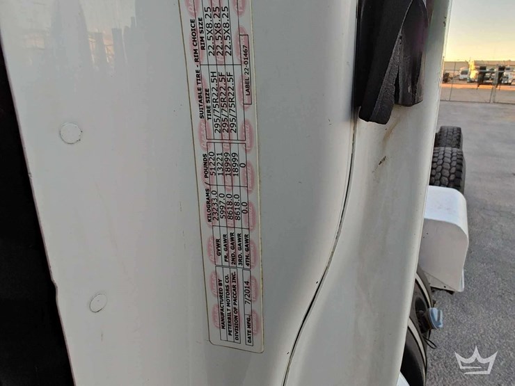 2015-peterbilt-567-image-19