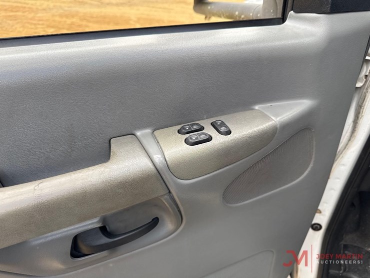 2003-ford-e550-image-15