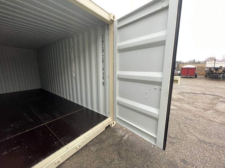 #1401-•-20'-shipping-container-(of)-image-12