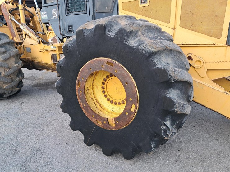 2006-john-deere-6081-image-48