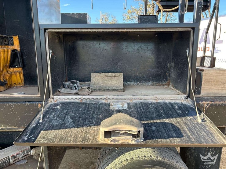 2018-utility-flatbed-image-23