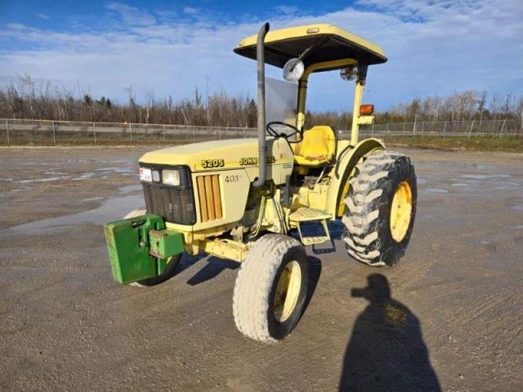 2000-john-deere-5205-image-1