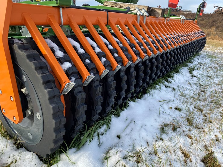 #1145-•-2023-unused-amazone-catros-4003-3-point-compact-disc-(waldo,-wi)-image-15