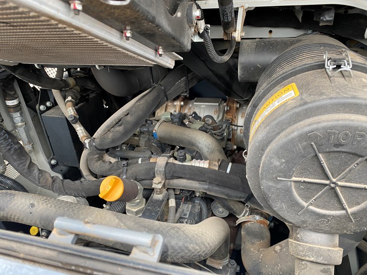 2020-takeuchi-tl10v2-image-19