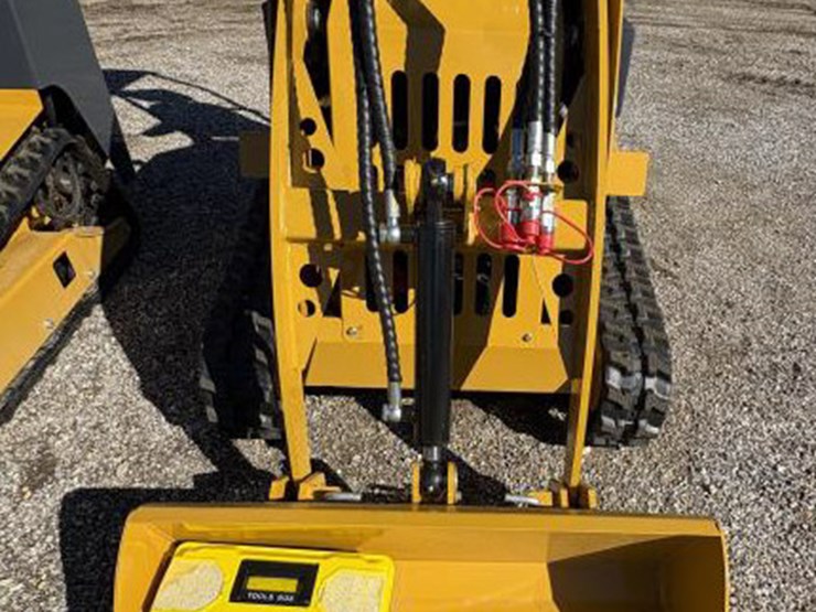 #119-•-sdll80-mini-skid-steer-loader-image-1