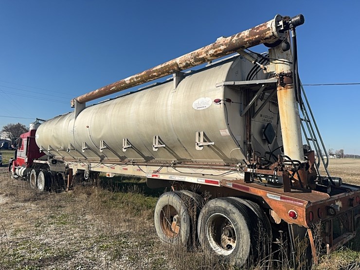 1997-pinson-aluminum-feed-delivery-trailer,-spring-suspension,-8-compartments,-*1p9ab3821vp255492*-image-4