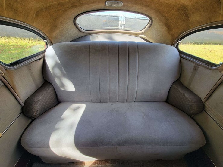 1948-plymouth-special-deluxe-image-89