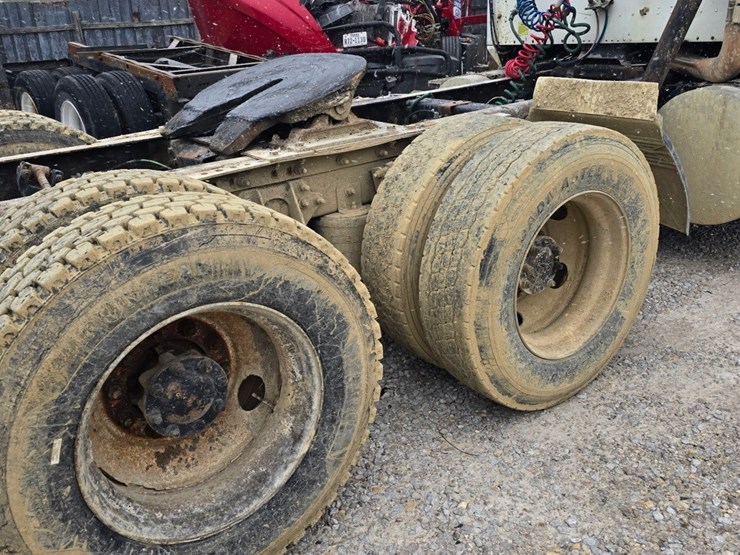 2003-international-9200i-image-9