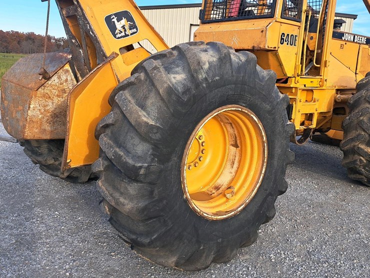 1994-deere-640e-image-31