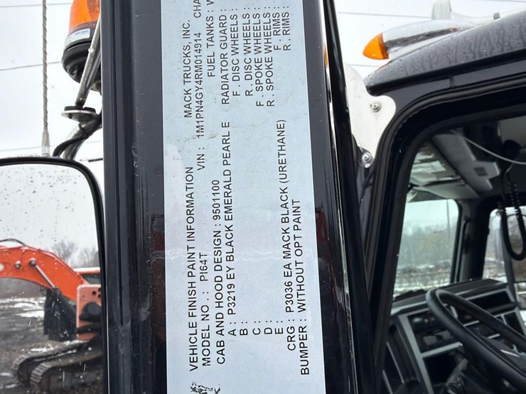 2024-mack-pi64t-pinnacle-truck-tractor-vn:1m1pn4gy4rm014914-image-22