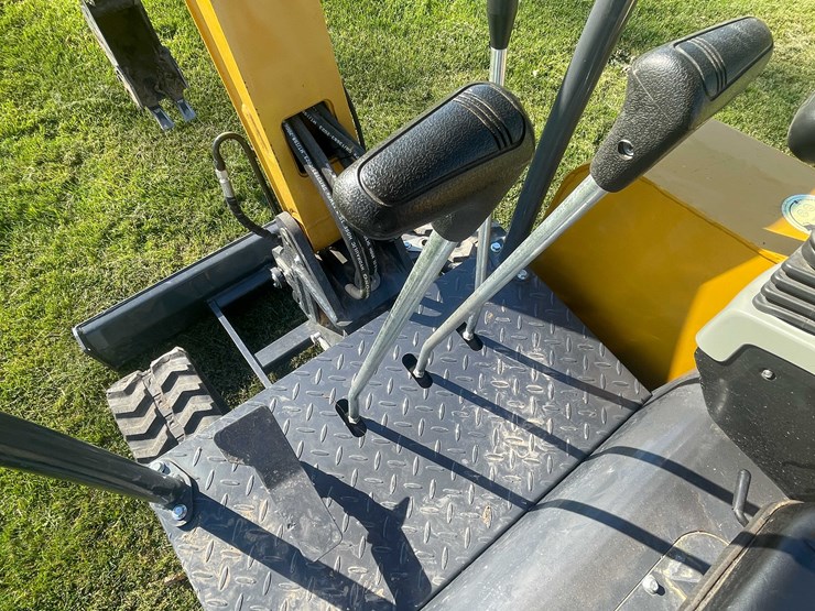 #412-•-2025-agt-industrial-mini-excavator-(cedar-grove,-wi)-image-48