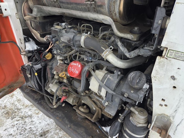 2017-bobcat-t750-image-25