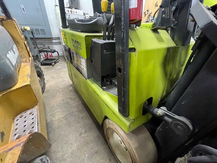#454-•-clark-electric-forklift-(shawano,-wi)-image-9