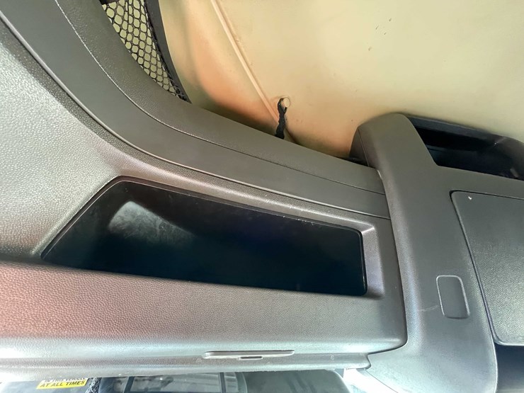 #200-•-2016-international-semi-tractor-(title-in-delay)-(denmark,-wi)-image-55