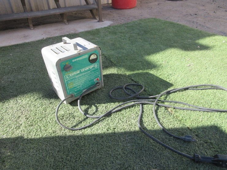 ez-go-36-volt-golf-cart-battery-charger-image-1