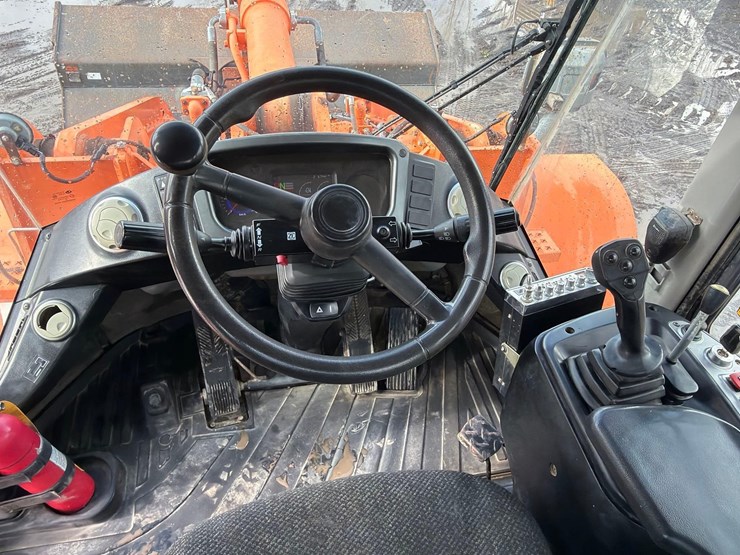 2015-doosan-dl420-5-image-17