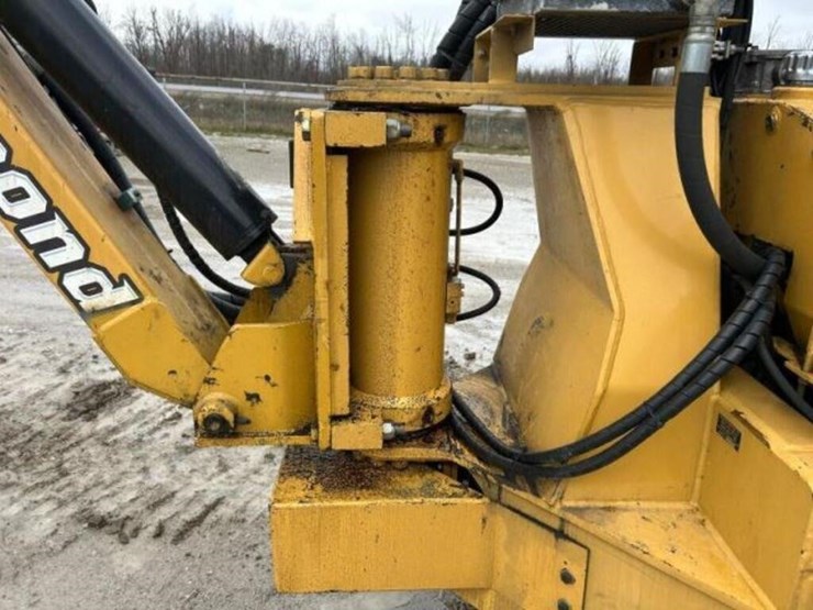 2008-new-holland-tv145-image-37