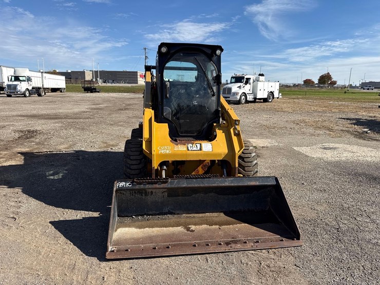 2017-caterpillar-262d-image-6