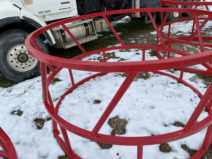 #8446-•-new-steel-hay-feeder-ring-(st.-nazianz,-wi)-image-4