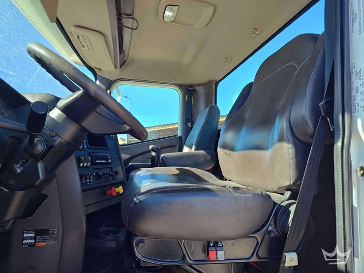 2019-international-hx620-image-14