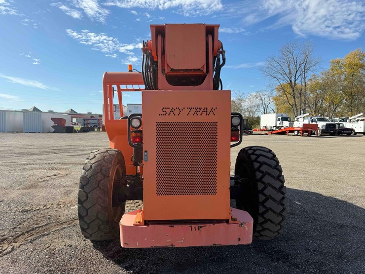 sky-trak-6042-image-4