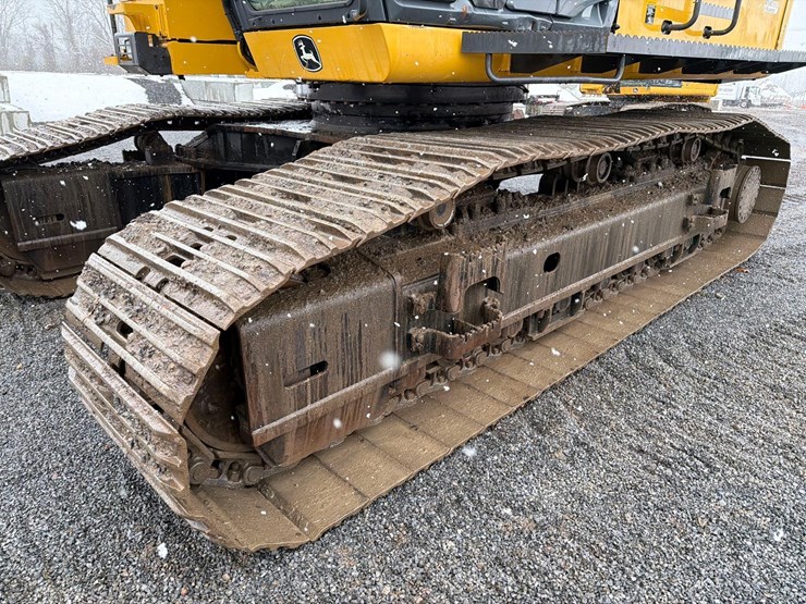 2017-deere-470g-lc-image-8