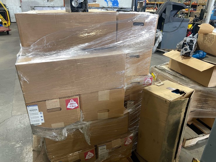 #8692-•-pallet-of-(20)-mopar-cylinder-heads-(e)-image-7