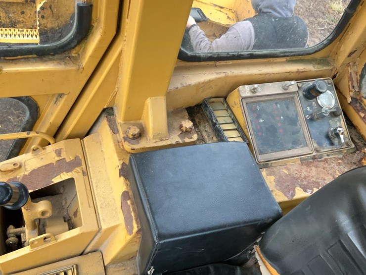 caterpillar-953b-image-15