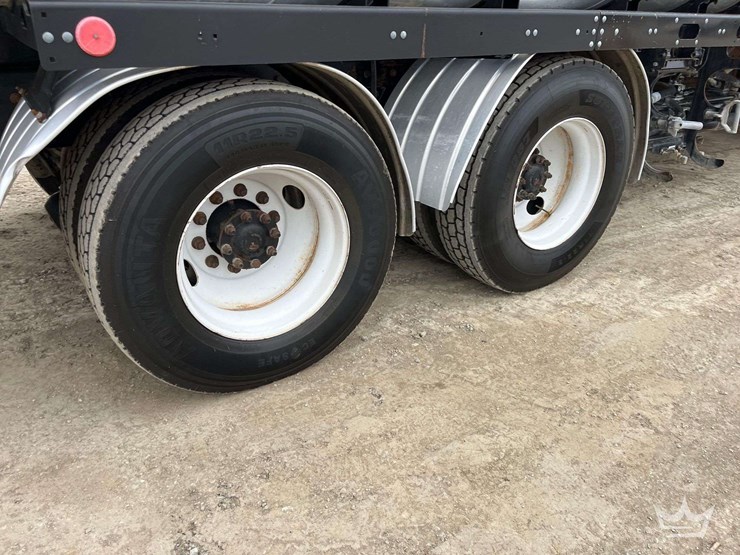 2010-international-7600-image-33