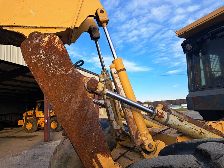 2006-john-deere-6081-image-32