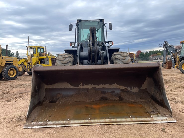 2011-case-821f-image-2