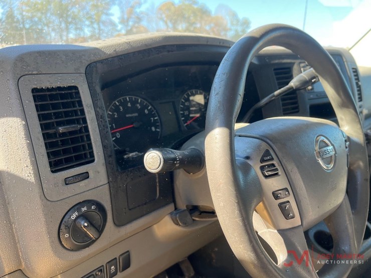 2013-nissan-nv3500hd-image-23