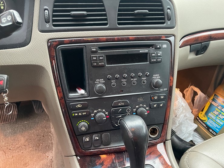 2006-volvo-xc70-image-34