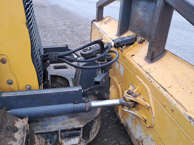 2016-deere-700k-image-25