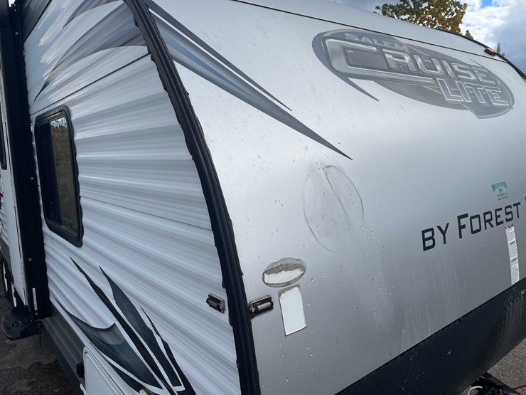 #1404-•-2015-salem-cruise-lite-camper-(no-title)-(of)-image-14