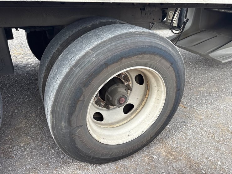 2009-utility-4000d-x-image-7