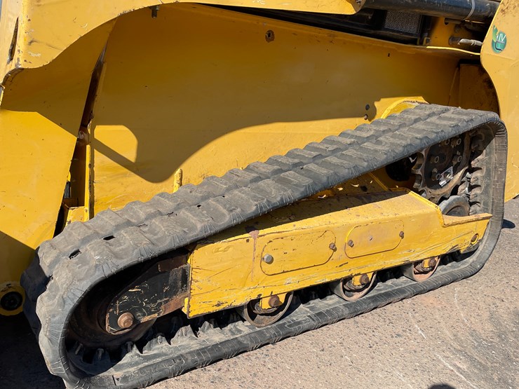 2020-gehl-rt105-image-13