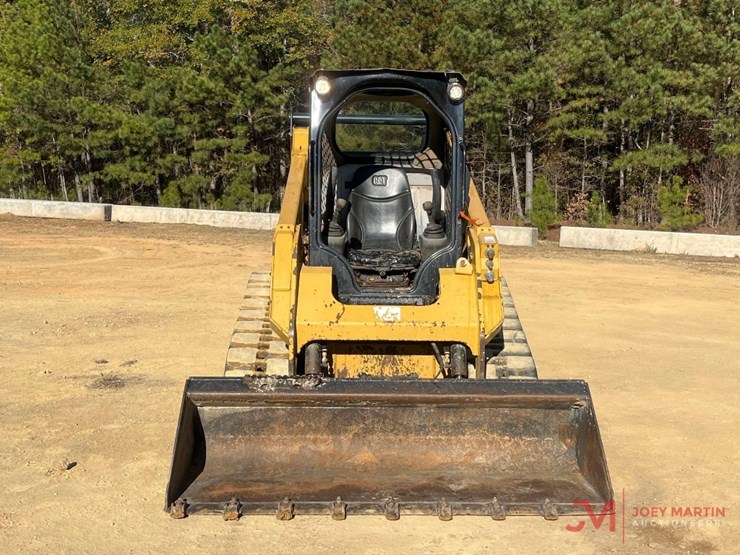 2015-caterpillar-259d-image-5