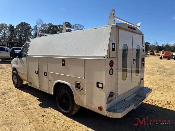 2014-ford-e350-image-3