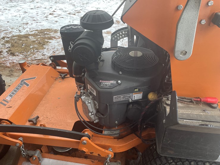 #2702-•-scag-v-ride-lawn-mower-(fall-creek,-wi)-image-18