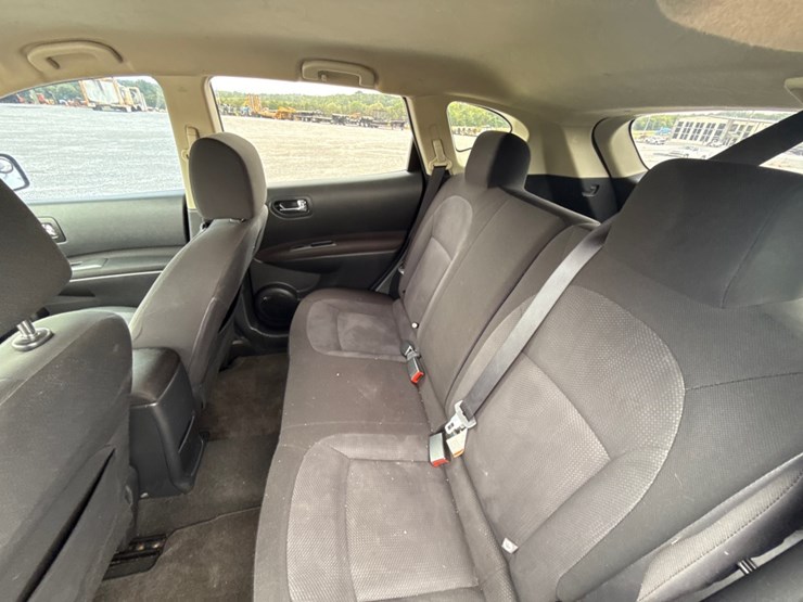 2012-nissan-rogue-image-12