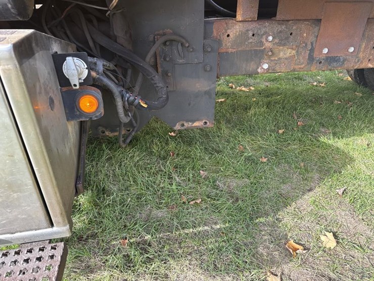 2001-caterpillar-c12-image-53