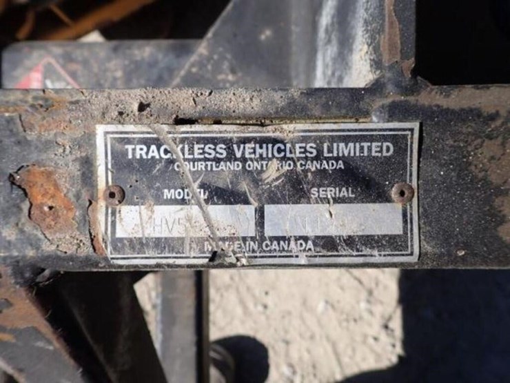 2011-kubota-m7040d-image-53