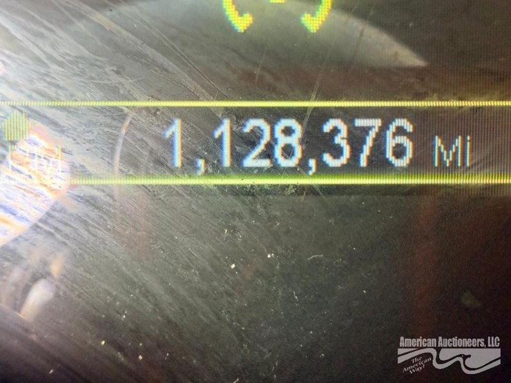 2014-peterbilt-587-image-21