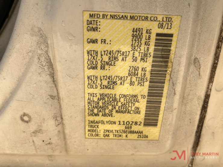 2013-nissan-nv3500hd-image-26