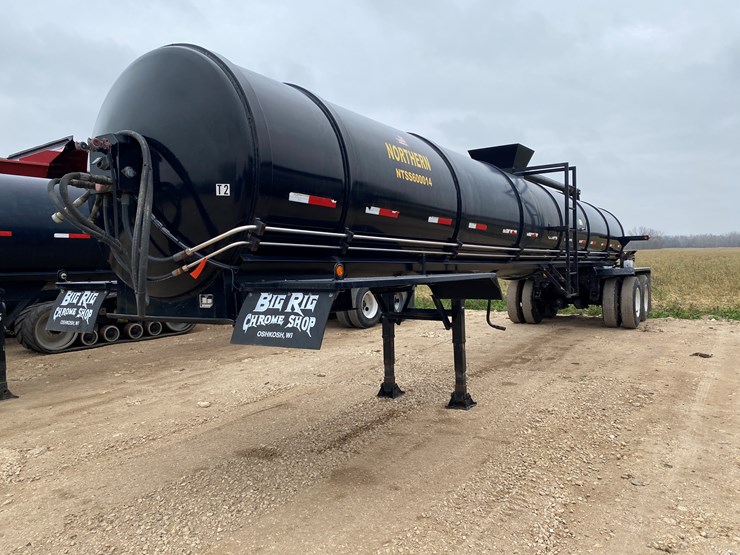 #1030-•-2014-northern-6000-gallon-semi-manure-tanker-trailer(has-wi-title)-(kewaunee,-wi)-image-1