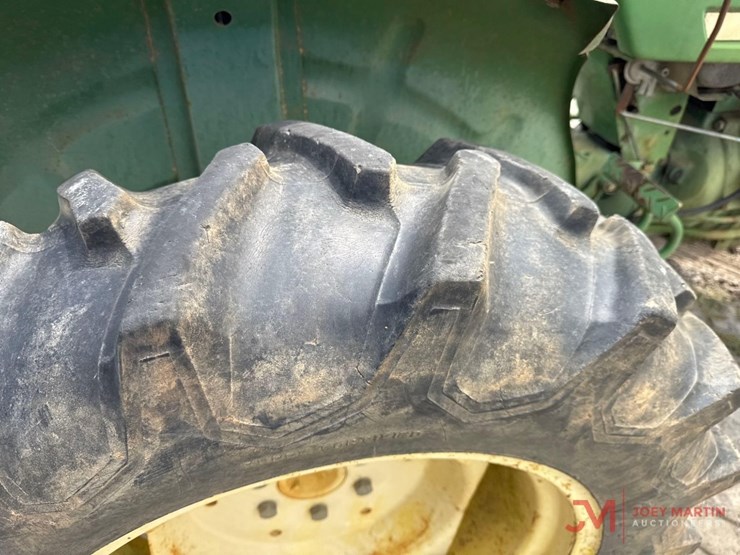 john-deere-850-image-8
