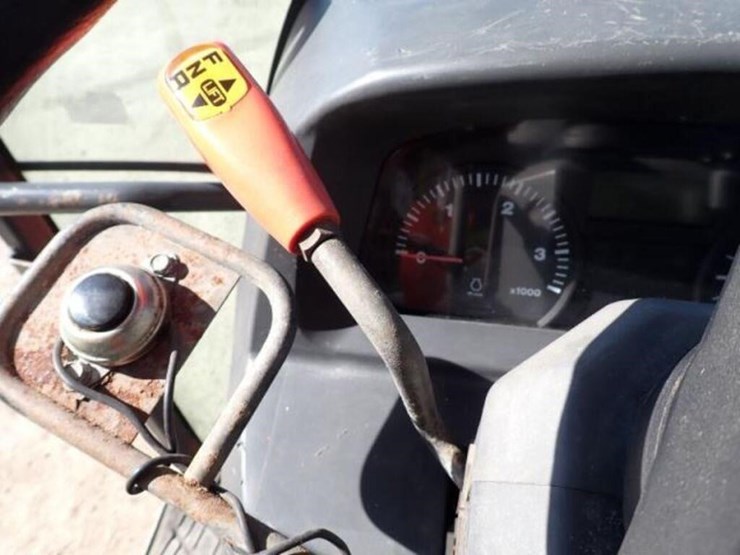 2008-kubota-m7040d-image-13