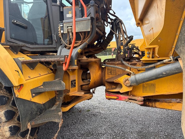 2017-volvo-a25g-image-14