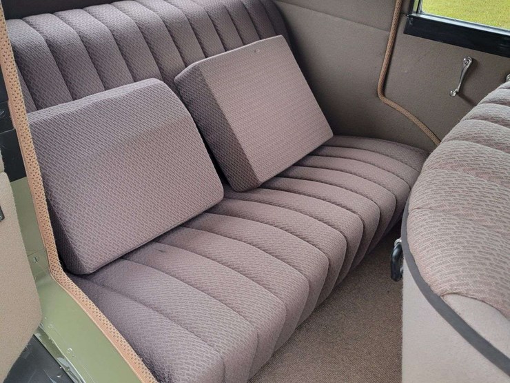 1928-pontiac-sedan-image-60